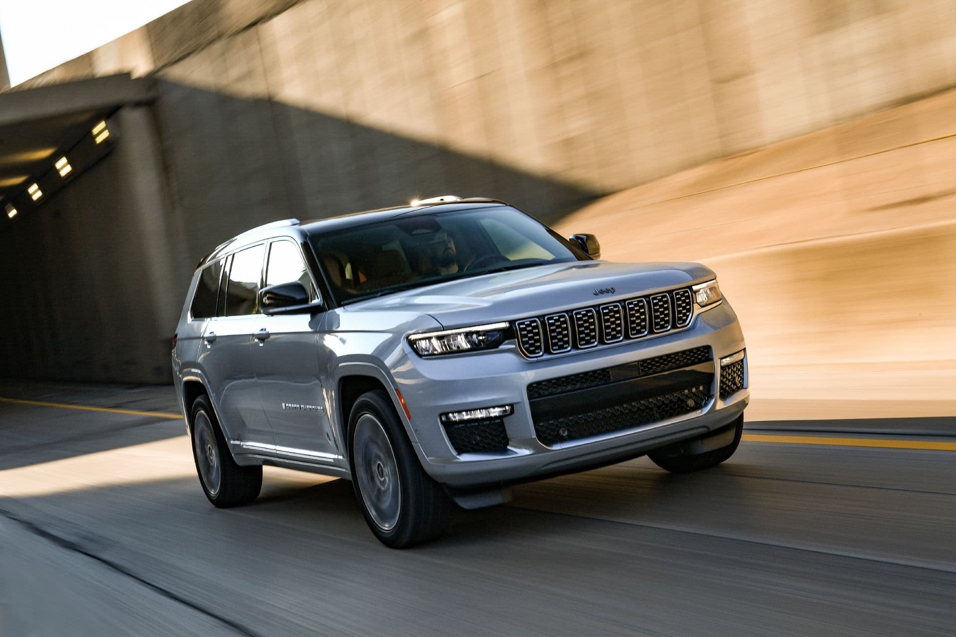 Jeep Grand Cherokee L driving through the desert outside Las Vegas